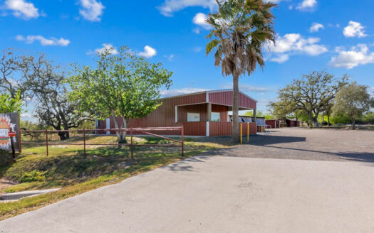 Prime Commercial Investment- George West, Texas