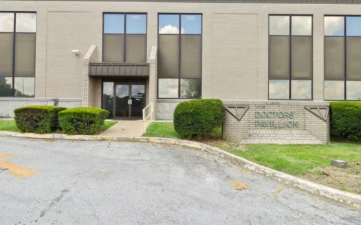 Prime Medical Office Space Connected to Ozarks Healthcare for sal