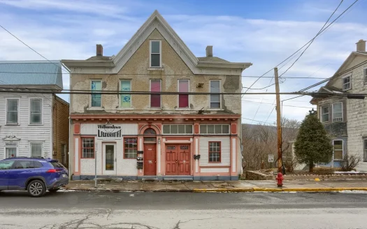 100 E. Market St, Williamstown, PA 17098