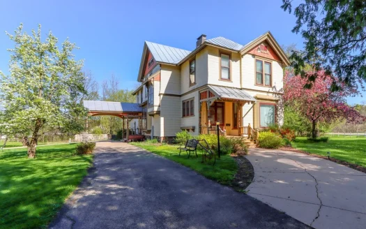 Bed & Breakfast on the Crystal River for sale Waupaca, WI