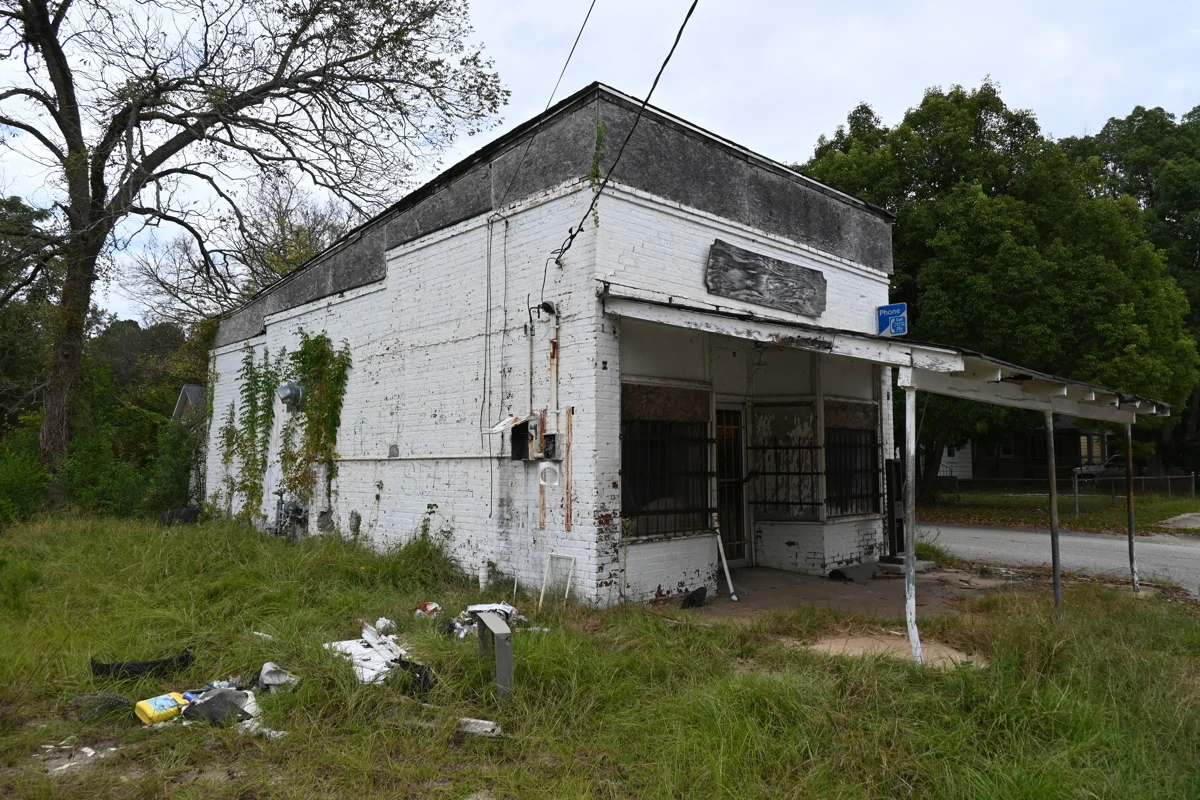 Commercial Building on +/- 0.03 ac – 824 Chesnut St., Camden, SC