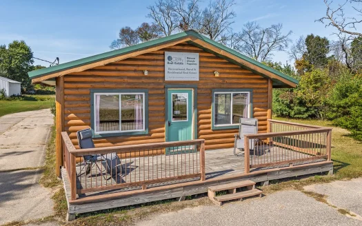 Commercial Half-Log Building in the City of Adams
