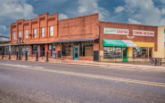 Commercial Retail Space for Sale in Hughes Springs, TX
