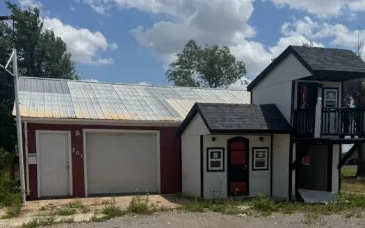 Shop Building for Sale in Clinton, Oklahoma!!