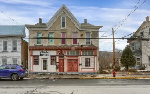 100 E. Market St, Williamstown, PA 17098