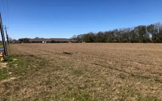 Prime Commerical Property In Maurice, La