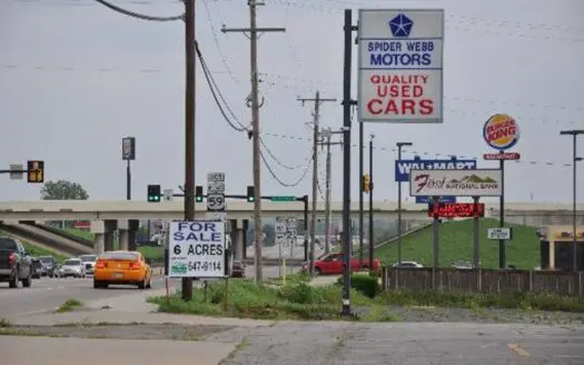 Prime Poteau Highway Commercial Property