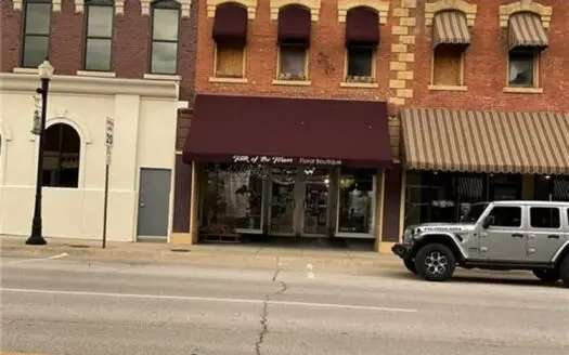 Commercial Building for Sale in Chanute, KS