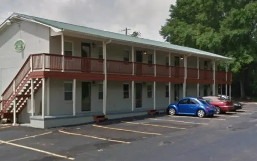 Beautiful Apartment building, 8/1 bedroom units; Oxford, Alabama