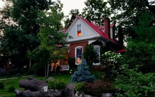 Historic Iron Horse Inn Bed and Breakfast in Hermann, Missouri