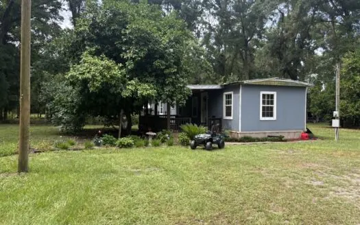 “Live the River Life! 2 Homes on 5 Acres Near Suwannee River!”