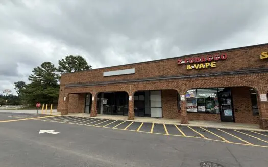 4,800 Sq Ft Retail/Office Space for Lease in Windsor