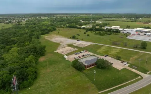 For Sale 20.5 Acres High Traffic Location On Hwy 69/75