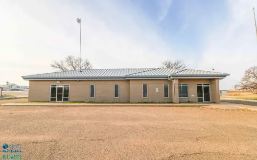 Multifaceted Commercial Building in Lamb County, TX!