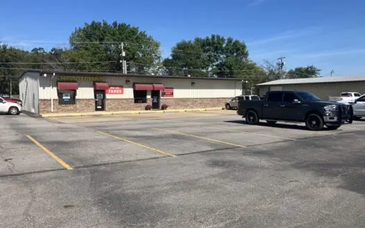 Commercial Property with North Broadway Frontage For Sale