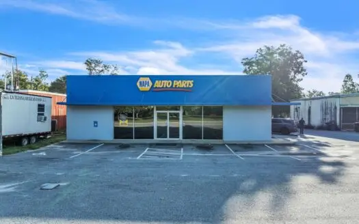 Prime Commercial Building for Sale – Former NAPA Auto Parts