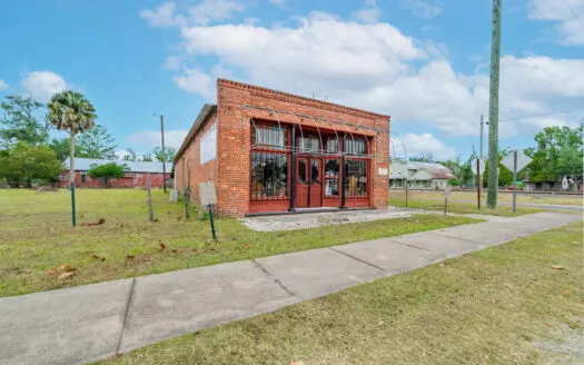 Brick Building & Turn-Key Antique Shop for Sale in Wellborn, FL