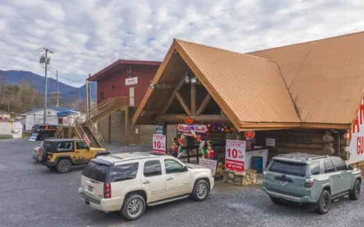 Barnett’s Guns & Indoor Range for Sale in Hampton TN!