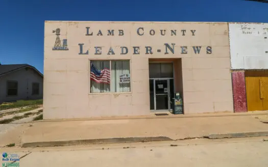 Large Commercial Building! Multiple Office Areas