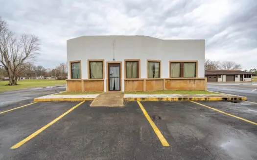 Turnkey Restaurant Building for Sale in Downtown Bradford, TN