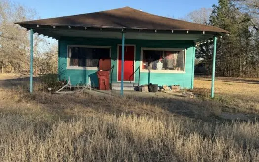 Historic 1930 Commercial on Hwy 59 – Queen City TX