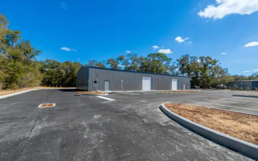 High-Visibility Commercial Warehouse on 1.5 Acres – Levy County