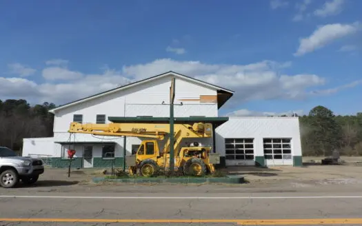 Commercial Opportunity Minutes from Nimrod Lake