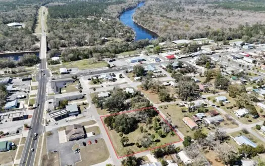 Vacant Lot in The Heart of Branford, FL For Sale