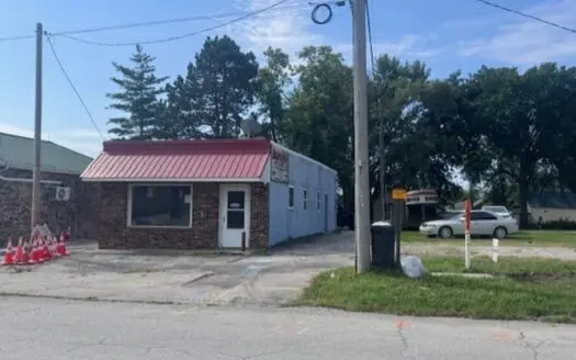 Hamilton Mo Opportunity! Commercial Lots & Buildings For Sale