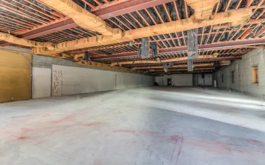 Corner Lot Commercial Space in Yakima, WA For Sale