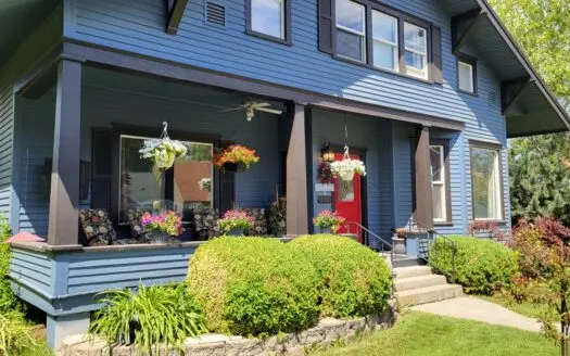 Vintage Home and Shop For Sale in Rosalia WA!