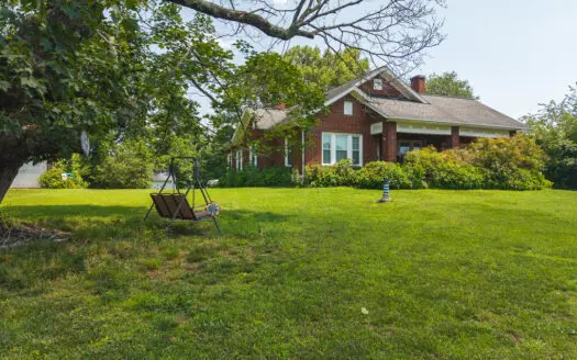 Spacious 3-Bedroom Home on 16.65 Acres in Taylorsville
