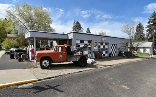 Versatile 3-Bay Commercial Shop in the Heart of Rosalia, WA