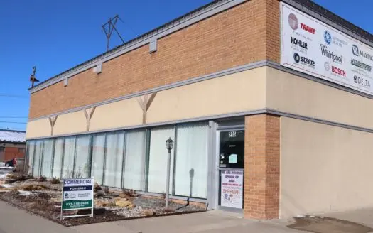 Commercial Property For Sale in Downtown Clinton, MO!