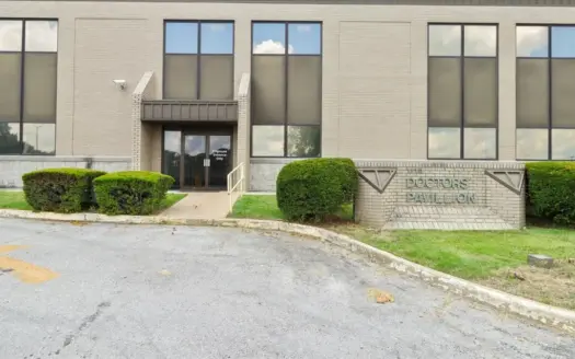 Prime Medical Office Space Connected to Ozarks Healthcare for sal