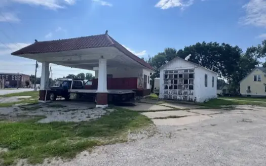 Historic Gem In Nw Missouri! Original 1940’S Standard Station