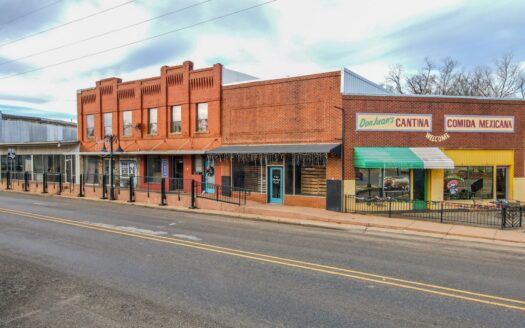 Prime Downtown Hughes Springs Commercial Building