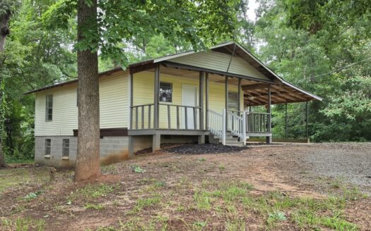 Acquire a versatile 840 SF office property