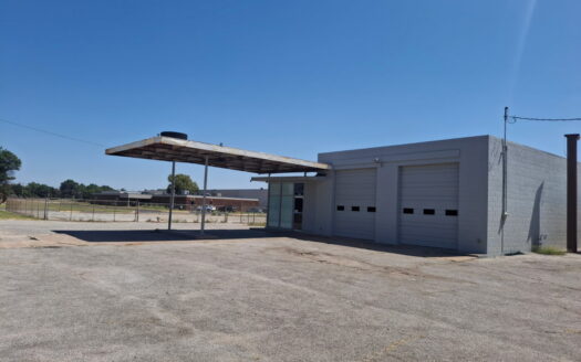 Commerical Building In High Traffice ares