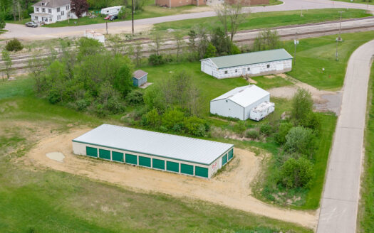 Commercial investment and owner-user opportunity