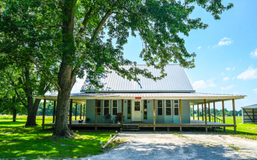 Country Home for Sale in Wheatland, Missouri