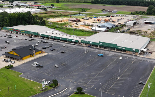 Weiss Lake Plaza Retail Investment For Sale in Centre, Alabama