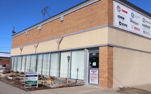 Commercial Property For Sale in Downtown Clinton, MO!