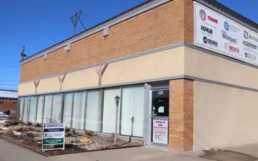 Commercial Property For Sale in Downtown Clinton, MO!