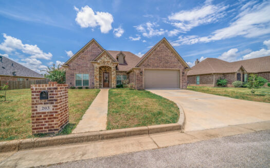 Beautiful 4-Bedroom Home in Hallsville, TX | Hallsville ISD