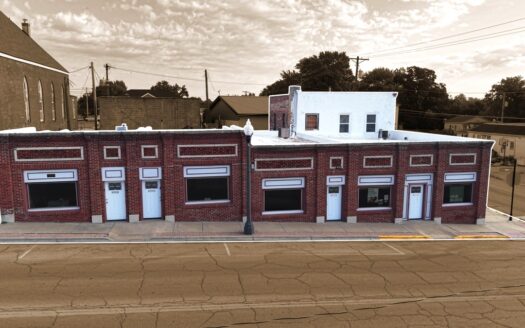 Commercial Property in the Heart of Richmond!