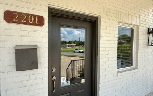 Suite #202 Office Space FOR LEASE Business Minutes From Hwy 290