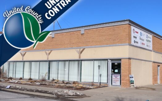 Commercial Property For Sale in Downtown Clinton, MO!
