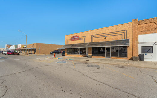Downtown Clinton, OK Commercial Building for Sale | 621 Frisco