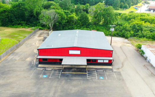 Prime Commercial Property Off Loop 286 For Sale in Paris TX